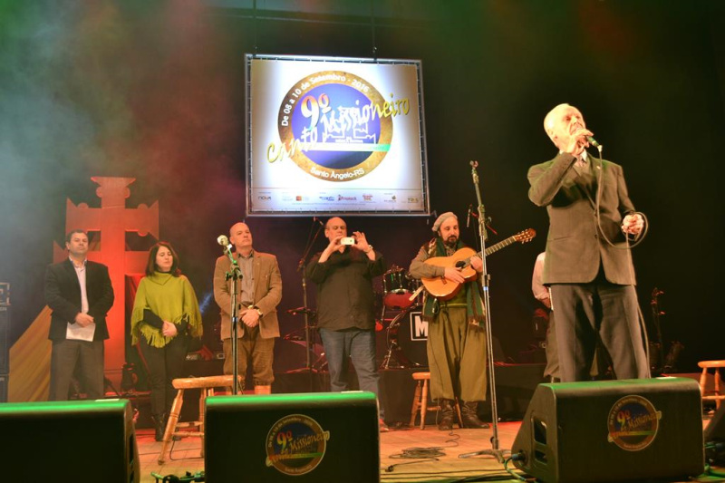 Canto Missioneiro prossegue com a apresentação de mais 12 concorrentes